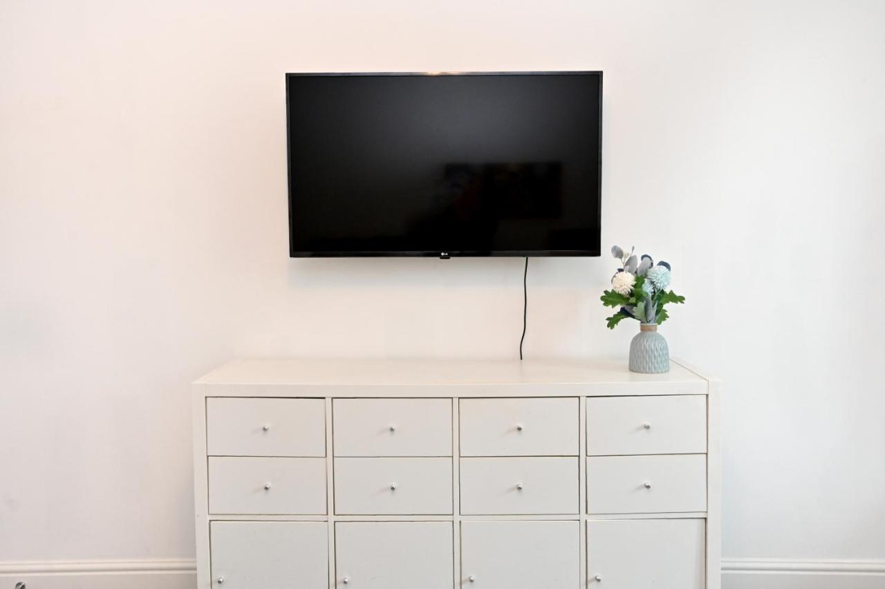 Luxury 2Bedroom - 2Bath - Prime Location - Patio Harrow on the Hill 외부 사진