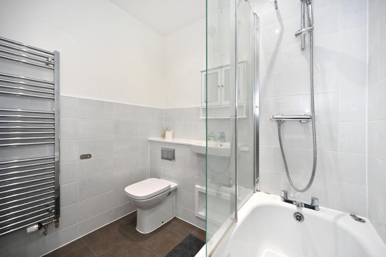 Luxury 2Bedroom - 2Bath - Prime Location - Patio Harrow on the Hill 외부 사진