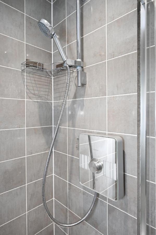 Luxury 2Bedroom - 2Bath - Prime Location - Patio Harrow on the Hill 외부 사진
