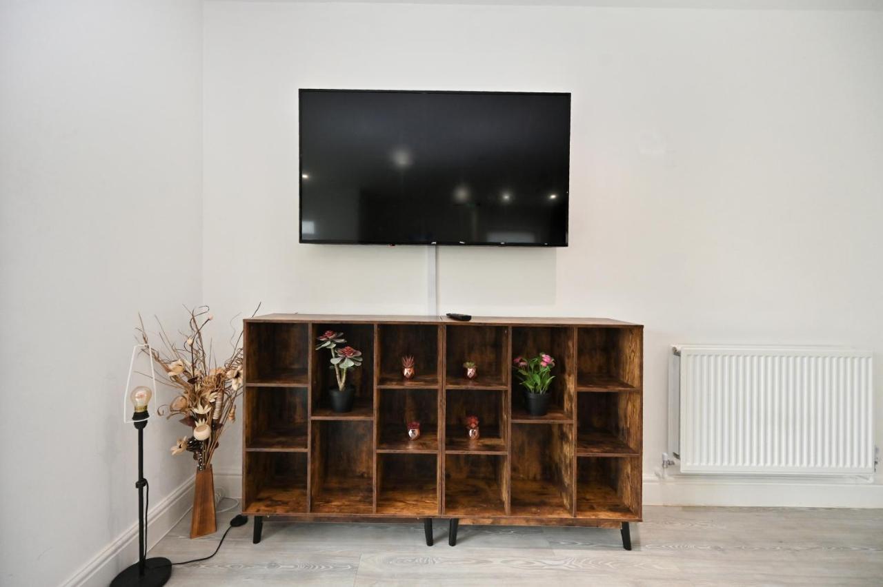 Luxury 2Bedroom - 2Bath - Prime Location - Patio Harrow on the Hill 외부 사진